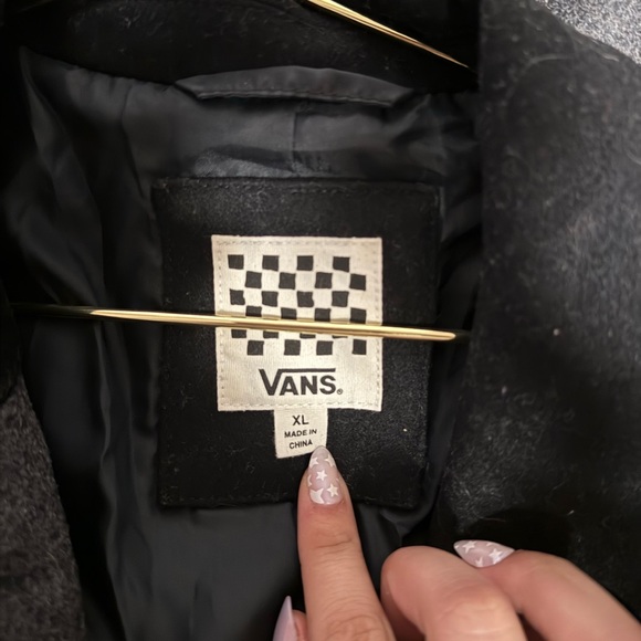 Grey Vans jacket with black lining - Picture 3 of 3